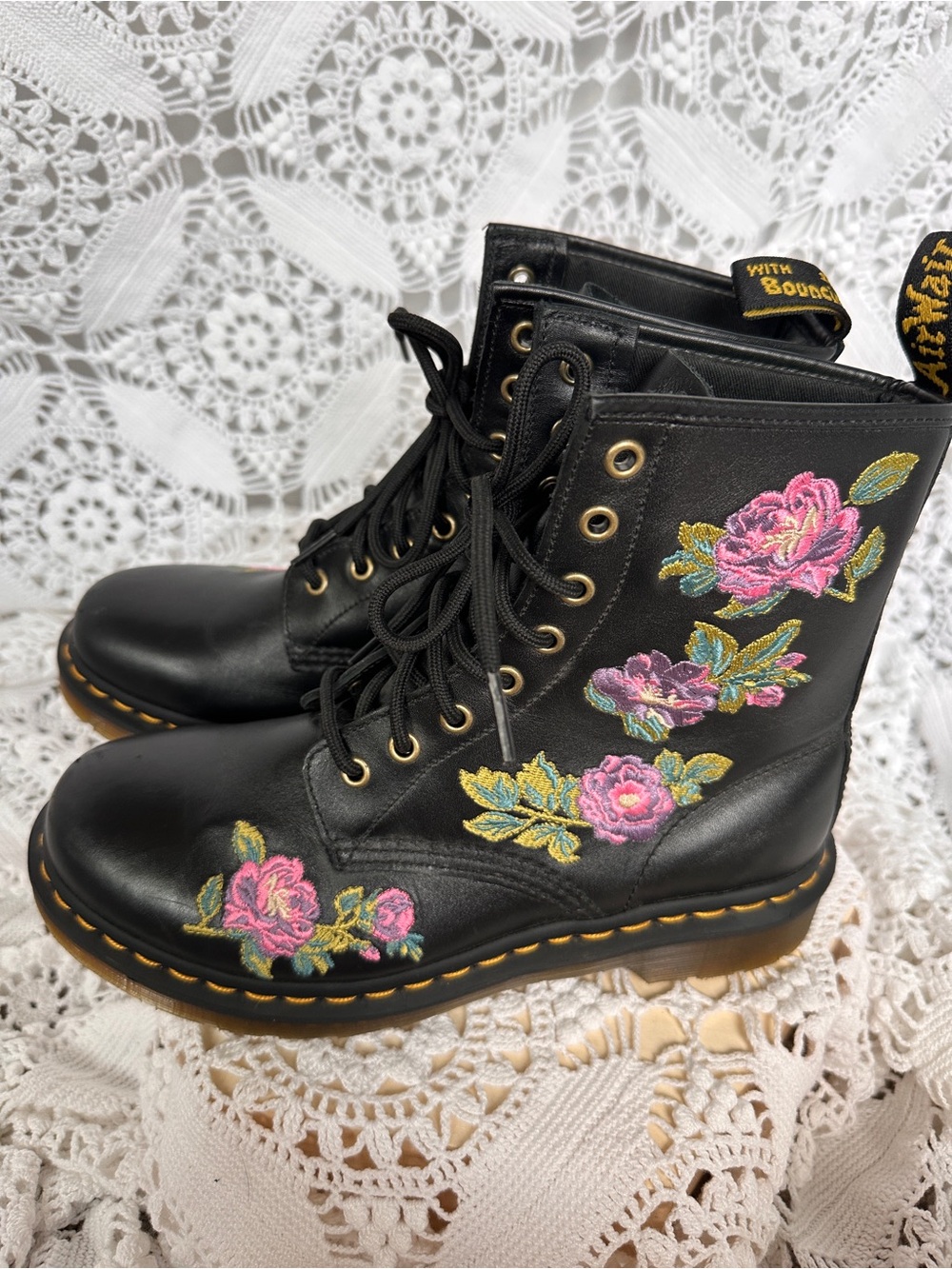 Dr. Martens 1460 Vonda II Floral Embroidered Leather Boots Women's Size 8 - Picture 3 of 11